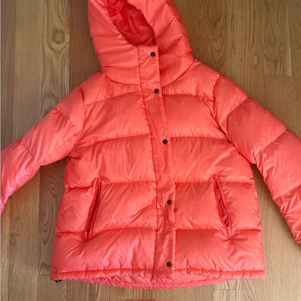lululemon athletica Women's coral wunder puff